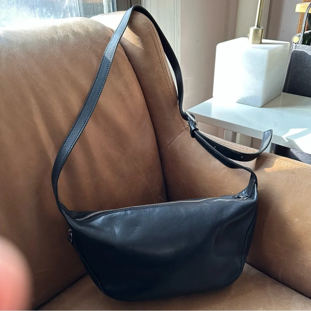 Madewell Black Leather Crescent Crossbody Bag with Gold Hardware - Picture 4 of 16